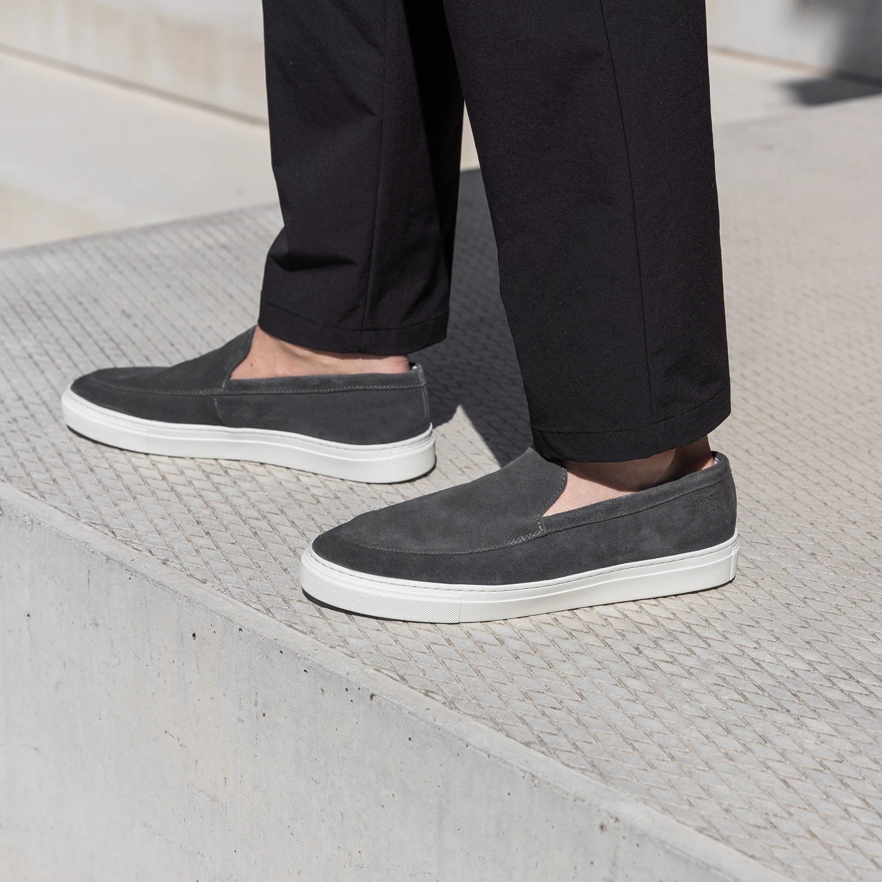 Omnio malton plain loafers heren grijs suède
