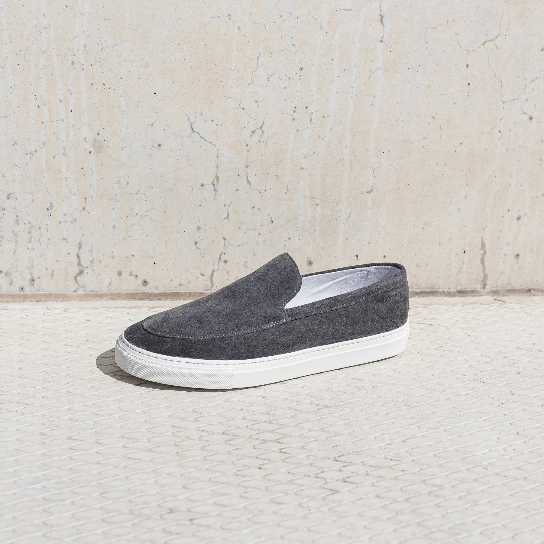 Omnio malton plain loafers heren grijs suède