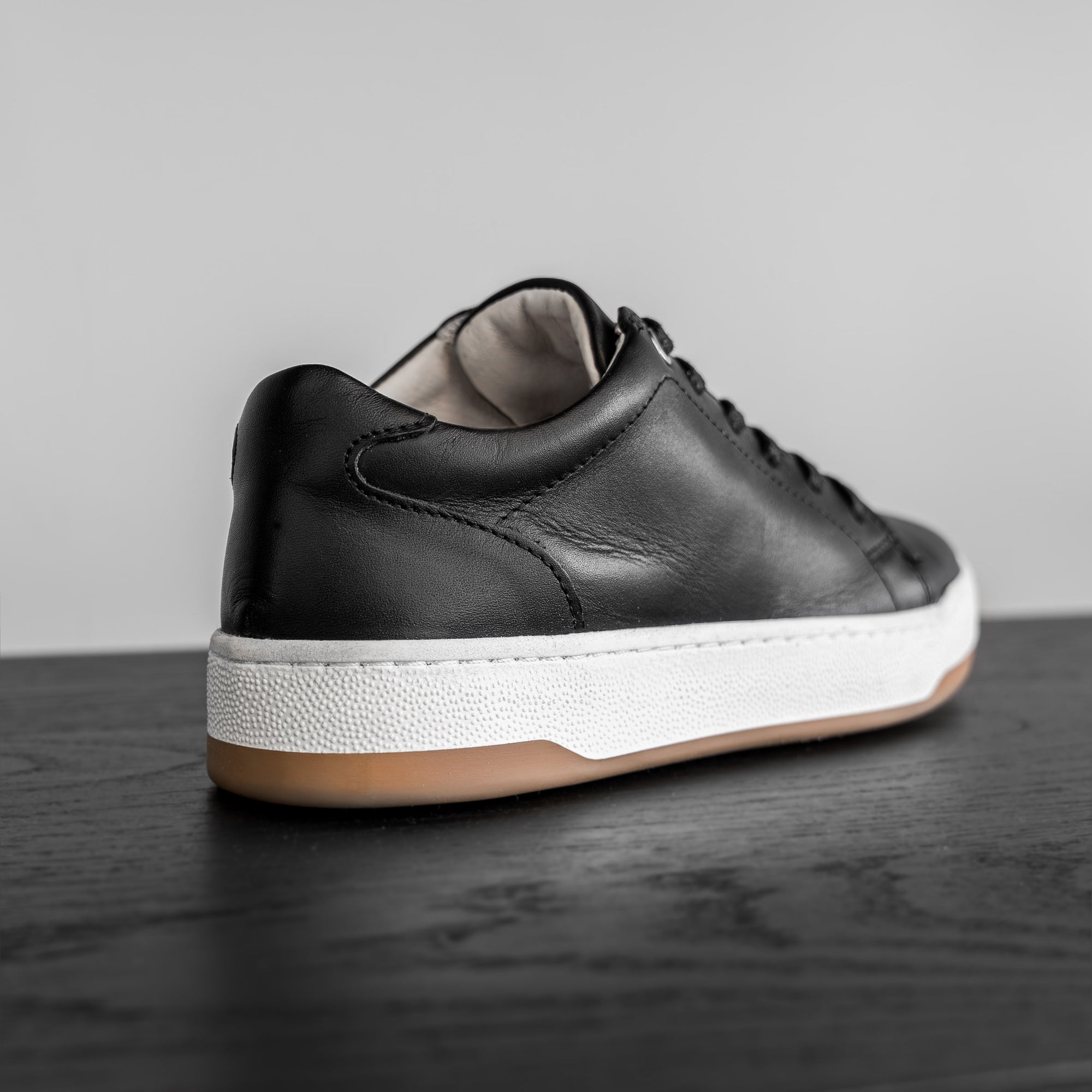 Omnio jani icona sneakers dames zwart leer