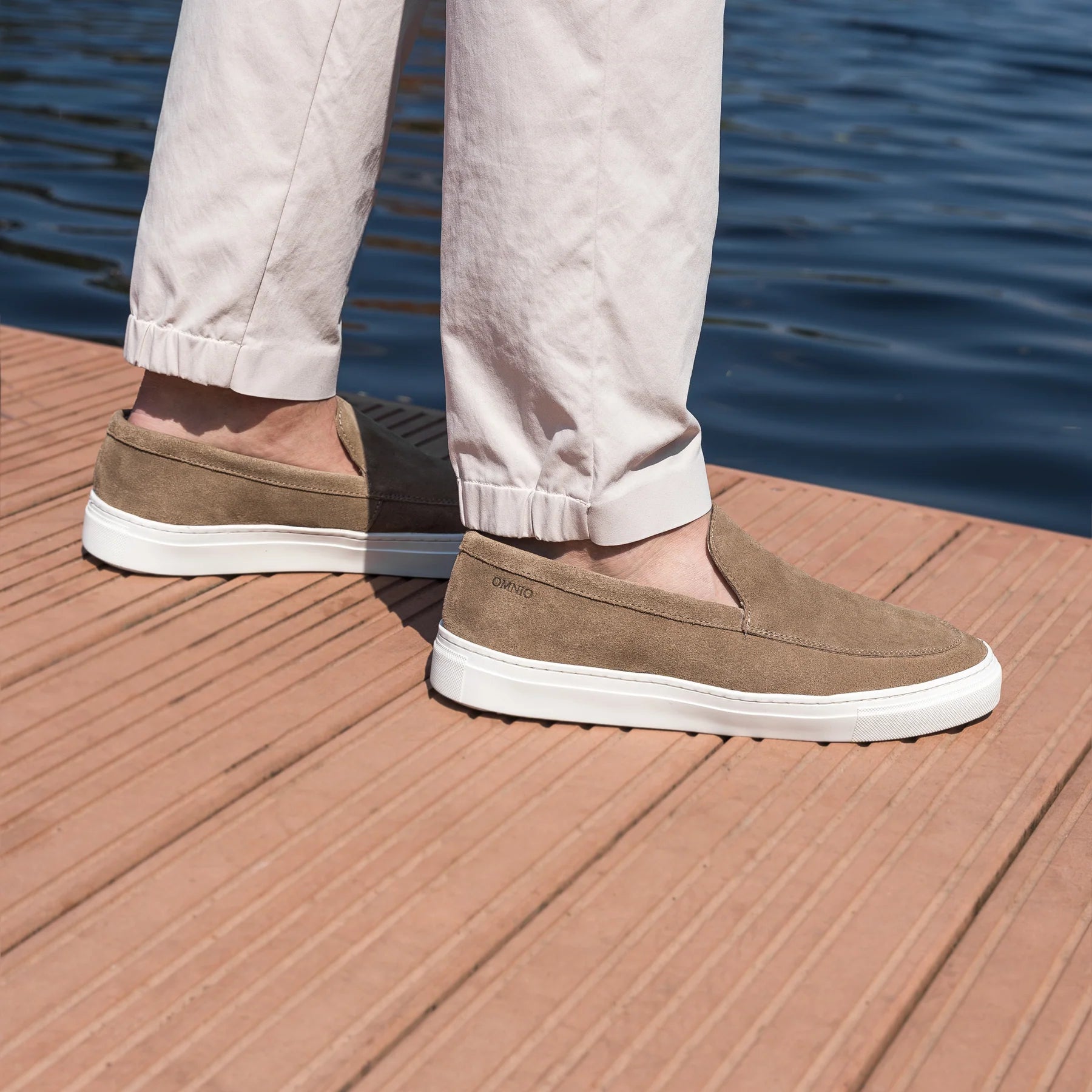 Omnio malton plain loafers heren camel suède