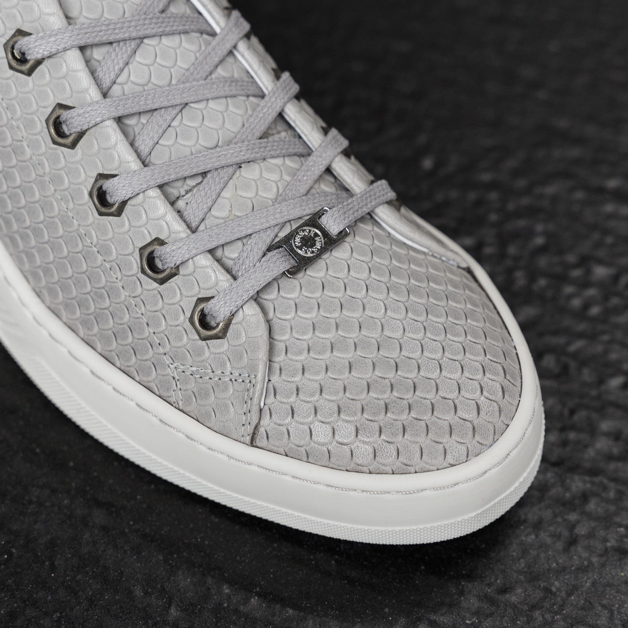 Hinson city low sneakers heren lichtgrijs embossed leer
